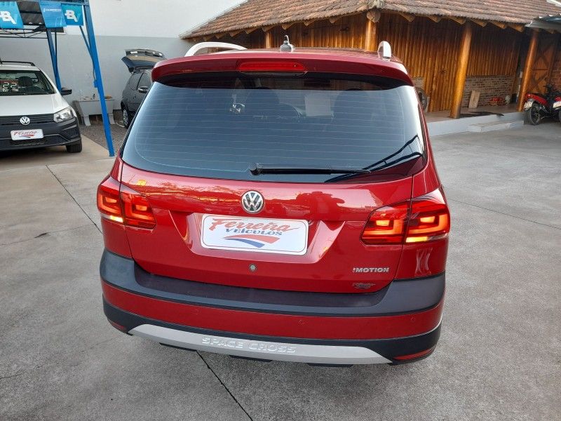 Volkswagen SPACECROSS I-MOTION 1.6 2015 FERREIRA VEÍCULOS VENÂNCIO AIRES / Carros no Vale