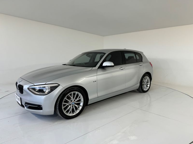 Bmw 120i Active 2015/2015 COVEL VEICULOS ENCANTADO / Carros no Vale