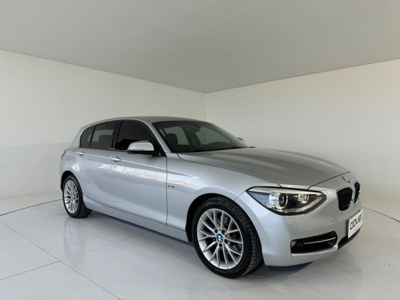 Bmw 120i Active 2015/2015 COVEL VEICULOS ENCANTADO / Carros no Vale