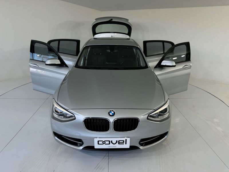 Bmw 120i Active 2015/2015 COVEL VEICULOS ENCANTADO / Carros no Vale