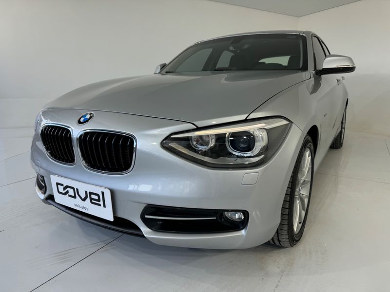 Bmw 120i Active 2015/2015 COVEL VEICULOS ENCANTADO / Carros no Vale