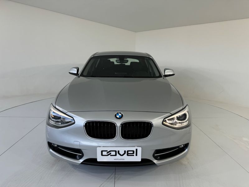 Bmw 120i Active 2015/2015 COVEL VEICULOS ENCANTADO / Carros no Vale