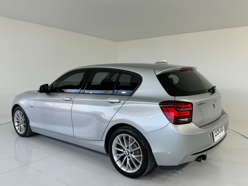 Bmw 120i Active 2015/2015 COVEL VEICULOS ENCANTADO / Carros no Vale