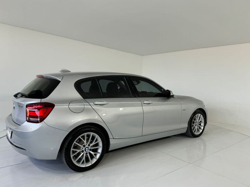 Bmw 120i Active 2015/2015 COVEL VEICULOS ENCANTADO / Carros no Vale