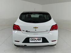 Chevrolet Onix 1.4 Effect 2017/2018 COVEL VEICULOS ENCANTADO / Carros no Vale