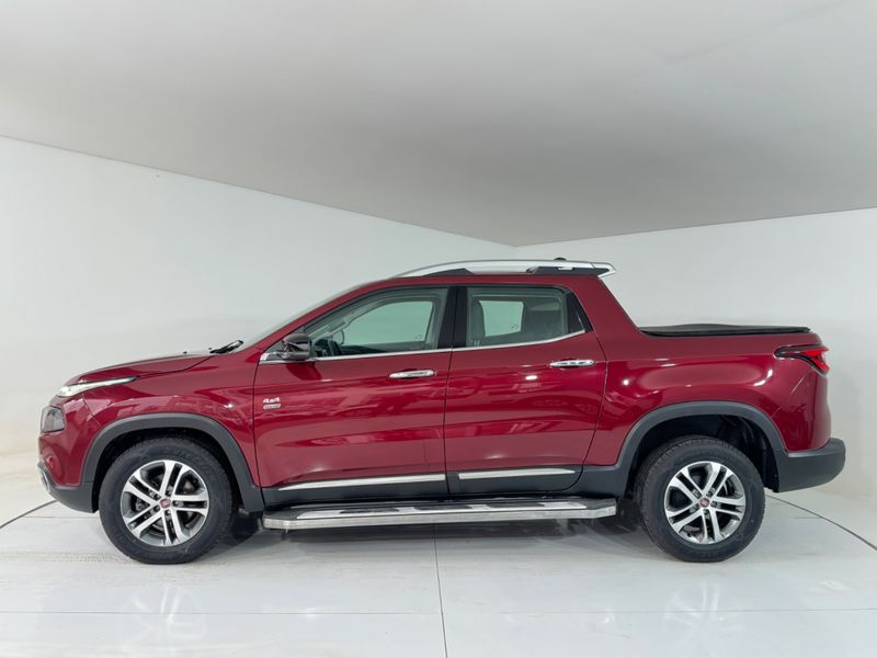 Fiat Toro Volcano 2.0 16v 4×4 Tb 2016/2017 COVEL VEICULOS ENCANTADO / Carros no Vale