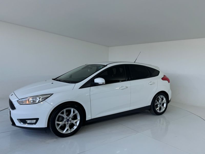 Ford Focus Se 1.6 Hc 2015/2016 COVEL VEICULOS ENCANTADO / Carros no Vale