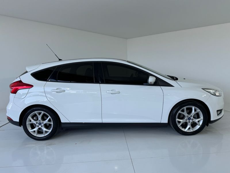 Ford Focus Se 1.6 Hc 2015/2016 COVEL VEICULOS ENCANTADO / Carros no Vale