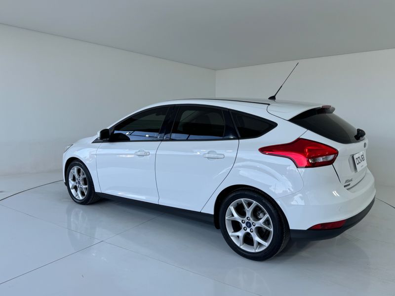 Ford Focus Se 1.6 Hc 2015/2016 COVEL VEICULOS ENCANTADO / Carros no Vale