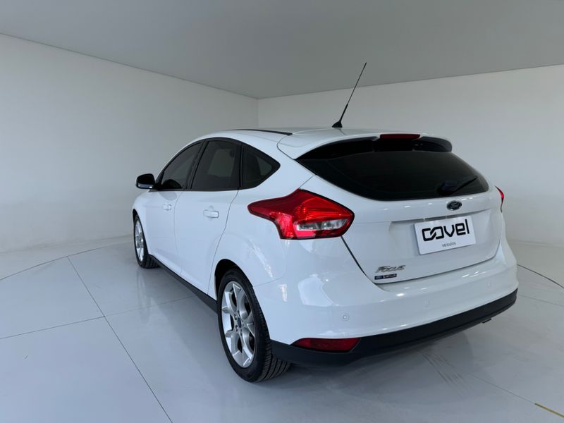 Ford Focus Se 1.6 Hc 2015/2016 COVEL VEICULOS ENCANTADO / Carros no Vale