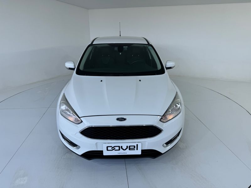 Ford Focus Se 1.6 Hc 2015/2016 COVEL VEICULOS ENCANTADO / Carros no Vale