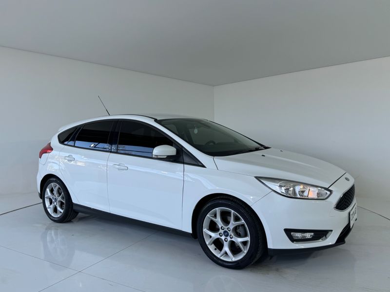 Ford Focus Se 1.6 Hc 2015/2016 COVEL VEICULOS ENCANTADO / Carros no Vale