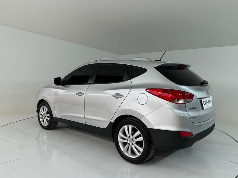 Hyundai Ix35 2.0 2011/2012 COVEL VEICULOS ENCANTADO / Carros no Vale