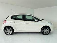 Peugeot 208 Griffe 1.6 2015/2016 COVEL VEICULOS ENCANTADO / Carros no Vale