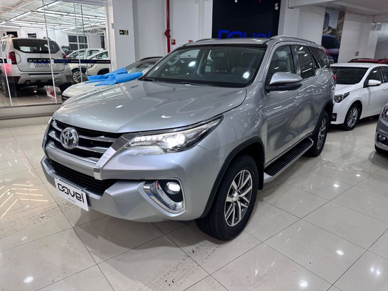 Toyota Hilux Sw4 2.8 Srx 4×4 16v Turbo Intercooler 2019/2020 COVEL VEICULOS ENCANTADO / Carros no Vale