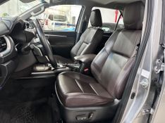 Toyota Hilux Sw4 2.8 Srx 4×4 16v Turbo Intercooler 2019/2020 COVEL VEICULOS ENCANTADO / Carros no Vale