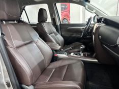 Toyota Hilux Sw4 2.8 Srx 4×4 16v Turbo Intercooler 2019/2020 COVEL VEICULOS ENCANTADO / Carros no Vale