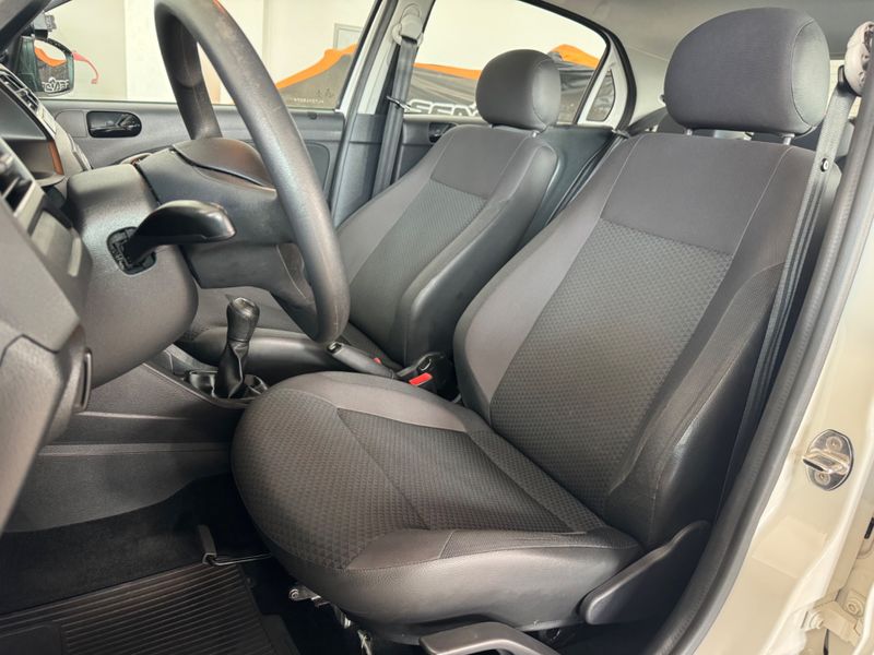 Volkswagen Gol 1.6l Mb5 2019/2020 COVEL VEICULOS ENCANTADO / Carros no Vale