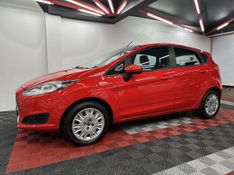 Ford Fiesta 1.5 16V Mec 2015/2016 CIRNE AUTOMÓVEIS SANTA MARIA / Carros no Vale