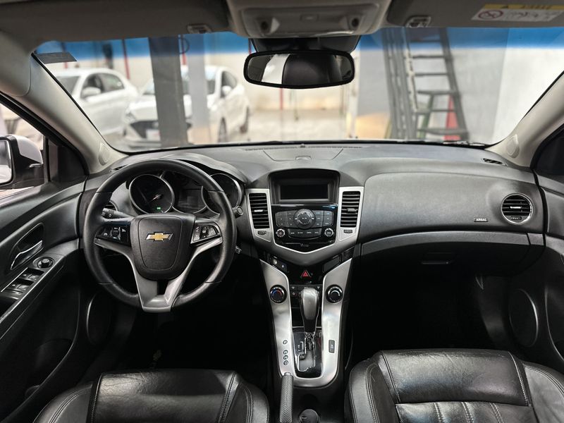 CHEVROLET CRUZE LT 1.8 16V FlexPower 2015/2015 CIRNE AUTOMÓVEIS SANTA MARIA / Carros no Vale