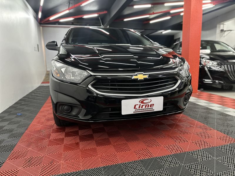 CHEVROLET ONIX HATCH ADVANTAGE 1.4 8V 2018/2018 CIRNE AUTOMÓVEIS SANTA MARIA / Carros no Vale