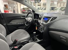 Hyundai HB20 Premium 1.6 16V Mec. 2013/2014 CIRNE AUTOMÓVEIS SANTA MARIA / Carros no Vale