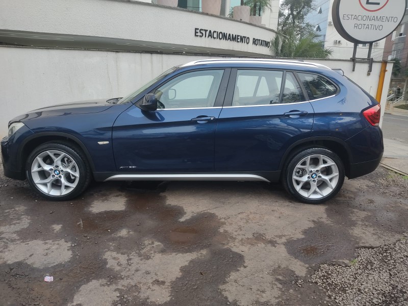 BMW X1 3.0 2011/2011 ALTERNATIVA VEÍCULOS LAJEADO / Carros no Vale