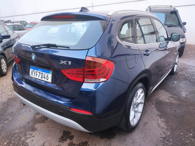 BMW X1 3.0 2011/2011 ALTERNATIVA VEÍCULOS LAJEADO / Carros no Vale