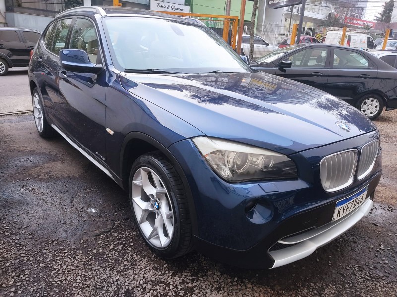 BMW X1 3.0 2011/2011 ALTERNATIVA VEÍCULOS LAJEADO / Carros no Vale