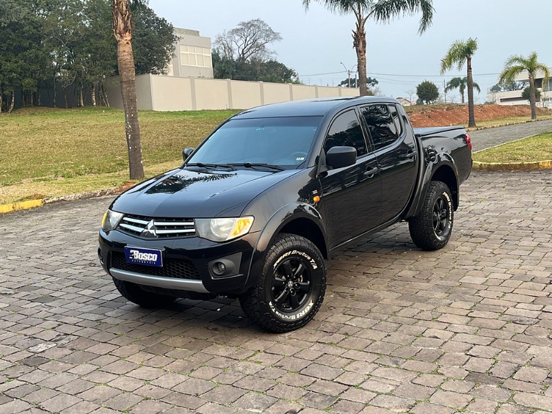 MITSUBISHI L200 TRITON HLS 2.4 FLEX 16V CD MEC. 2014/2015 BOSCO AUTOMÓVEIS GUAPORÉ / Carros no Vale