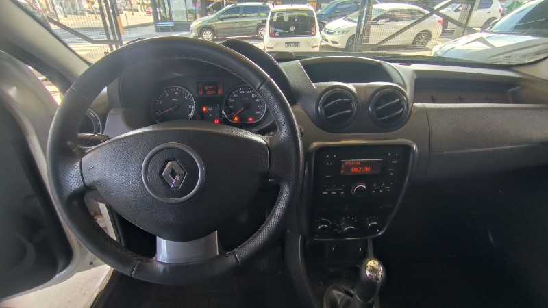 RENAULT DUSTER 1.6 16V DYNAMIQUE 2012/2013 SANCCAR VEÍCULOS SANTA CRUZ DO SUL / Carros no Vale