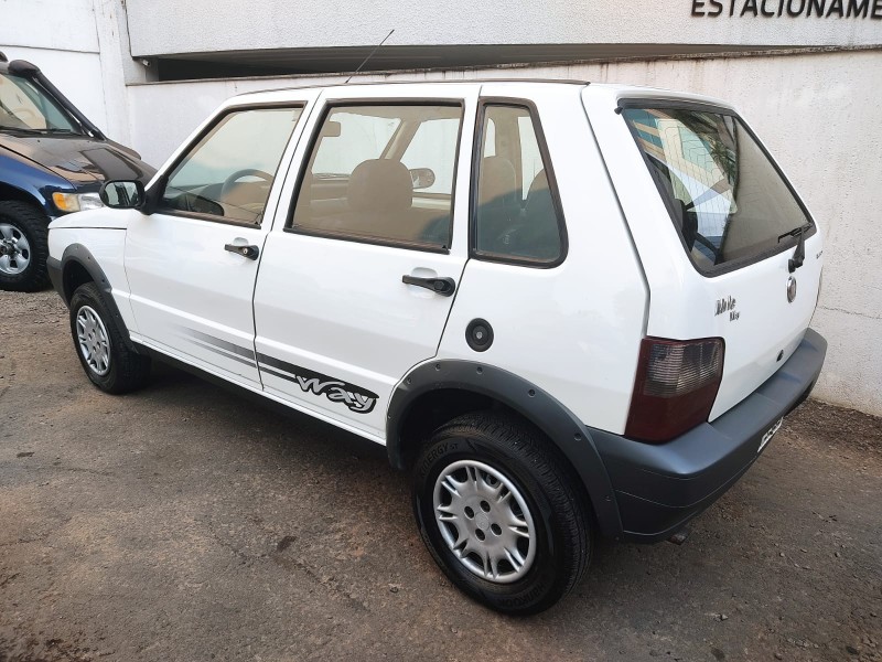 FIAT UNO MILLE WAY ECONOMY 1.0 F.FLEX 4P 2010/2010 ALTERNATIVA VEÍCULOS LAJEADO / Carros no Vale