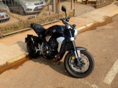 HONDA MOTOS CB 1000R 2019/2019 CRUZEIRO MULTIMARCAS CRUZEIRO DO SUL / Carros no Vale