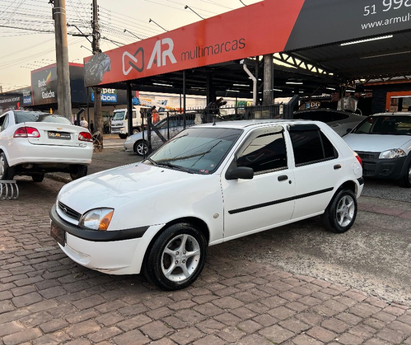 FORD FIESTA 1.0 MPI GL CLASS 8V 2000/2000 AR MULTIMARCAS VENÂNCIO AIRES / Carros no Vale