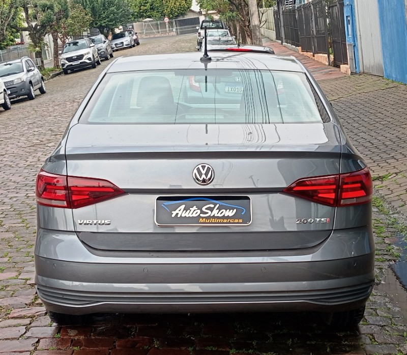 VOLKSWAGEN VIRTUS COMFORTLINE 200TSI 2022/2022 AUTO SHOW SANTA CRUZ DO SUL / Carros no Vale