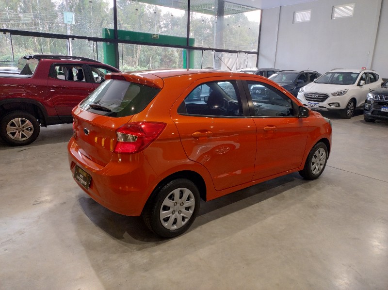 FORD KA 1.0 SE 2014/2015 M&C AUTOMÓVEIS CAXIAS DO SUL / Carros no Vale