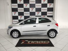 CHEVROLET ONIX 1.0 LS 2016/2016 TIAGO AUTOMÓVEIS VENÂNCIO AIRES / Carros no Vale