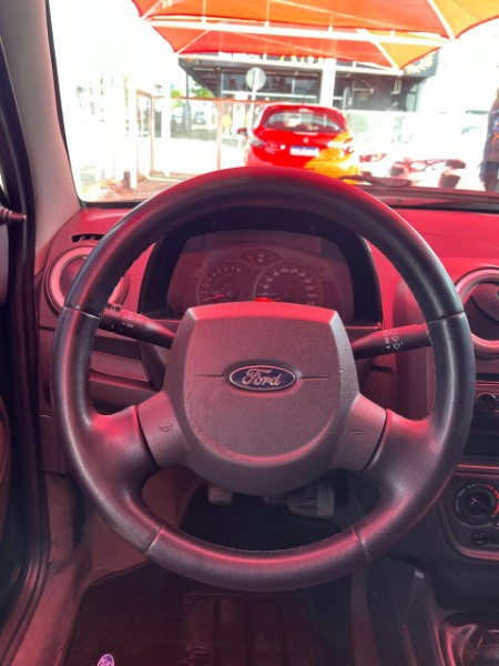 FORD KA 1.0 8V 2012/2013 JM AUTOMÓVEIS VENÂNCIO AIRES / Carros no Vale