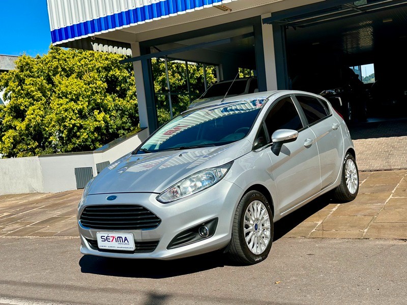 FORD FIESTA TITANIUM PLUS 1.6 16V FLEX AUT 2017/2017 SÉTIMA VEÍCULOS GUAPORÉ / Carros no Vale