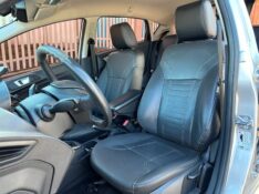 FORD FIESTA TITANIUM PLUS 1.6 16V FLEX AUT 2017/2017 SÉTIMA VEÍCULOS GUAPORÉ / Carros no Vale