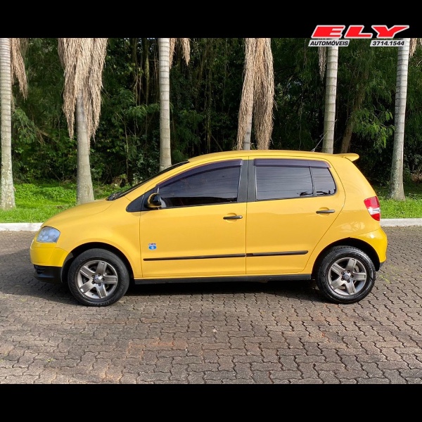 VOLKSWAGEN FOX 1.0 MI ROUTE 8V 2008/2008 ELY AUTOMÓVEIS LAJEADO / Carros no Vale