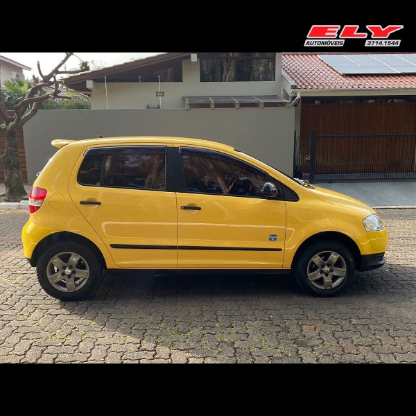 VOLKSWAGEN FOX 1.0 MI ROUTE 8V 2008/2008 ELY AUTOMÓVEIS LAJEADO / Carros no Vale