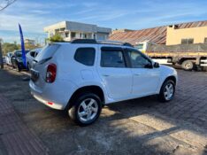 RENAULT DUSTER 1.6 DYNAMIQUE 4X2 16V FLEX 4P MANUAL 2013/2014 AR MULTIMARCAS VENÂNCIO AIRES / Carros no Vale