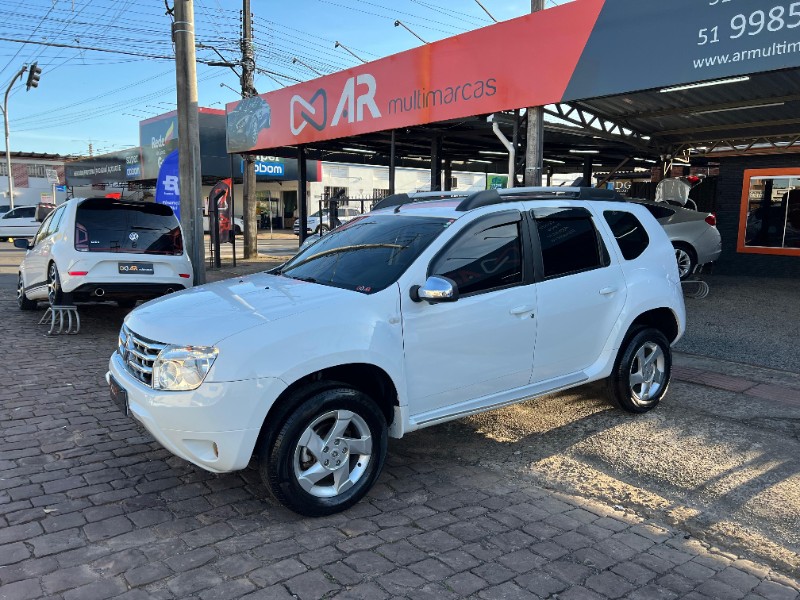 RENAULT DUSTER 1.6 DYNAMIQUE 4X2 16V FLEX 4P MANUAL 2013/2014 AR MULTIMARCAS VENÂNCIO AIRES / Carros no Vale