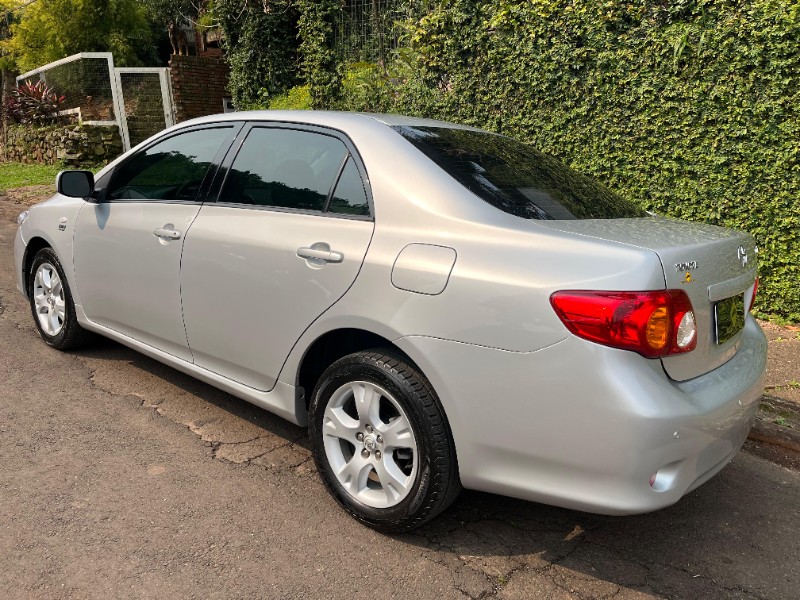 TOYOTA COROLLA XLI 1.8 2010/2011 ESTAÇÃO DO CARRO ESTRELA / Carros no Vale