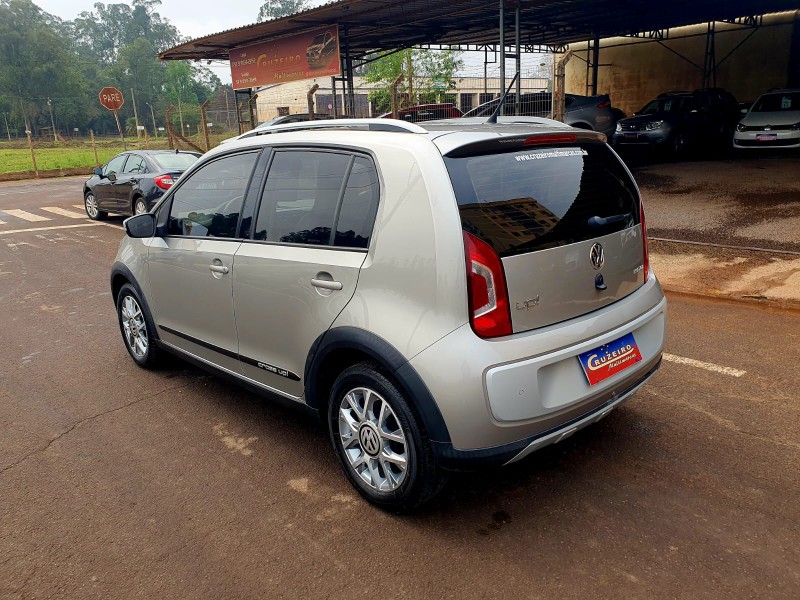 VOLKSWAGEN UP! CROSS I MOTION 1.0 T 12V 2015/2016 CRUZEIRO MULTIMARCAS CRUZEIRO DO SUL / Carros no Vale