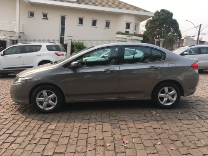 HONDA CITY SEDAN EX 1.5 FLEX 16V 4P AUT. 2011/2011 COMPLETO VEÍCULOS GUAPORÉ / Carros no Vale