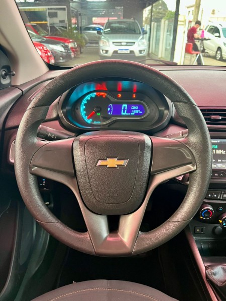 CHEVROLET ONIX 1.4 LT 2013/2013 JM AUTOMÓVEIS VENÂNCIO AIRES / Carros no Vale