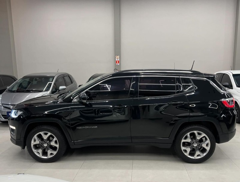 JEEP COMPASS 2.0 LIMITED 2017/2017 LEHMEN VEÍCULOS VENÂNCIO AIRES / Carros no Vale