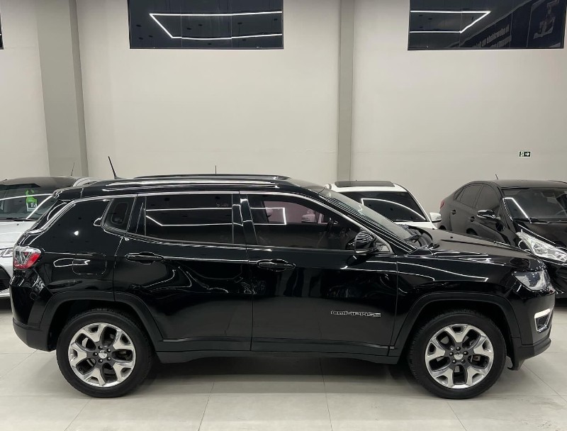 JEEP COMPASS 2.0 LIMITED 2017/2017 LEHMEN VEÍCULOS VENÂNCIO AIRES / Carros no Vale